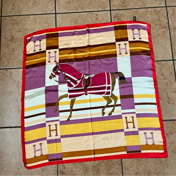 100% silk colorful horse print scarf 27/27 inch - Picture 1 of 11